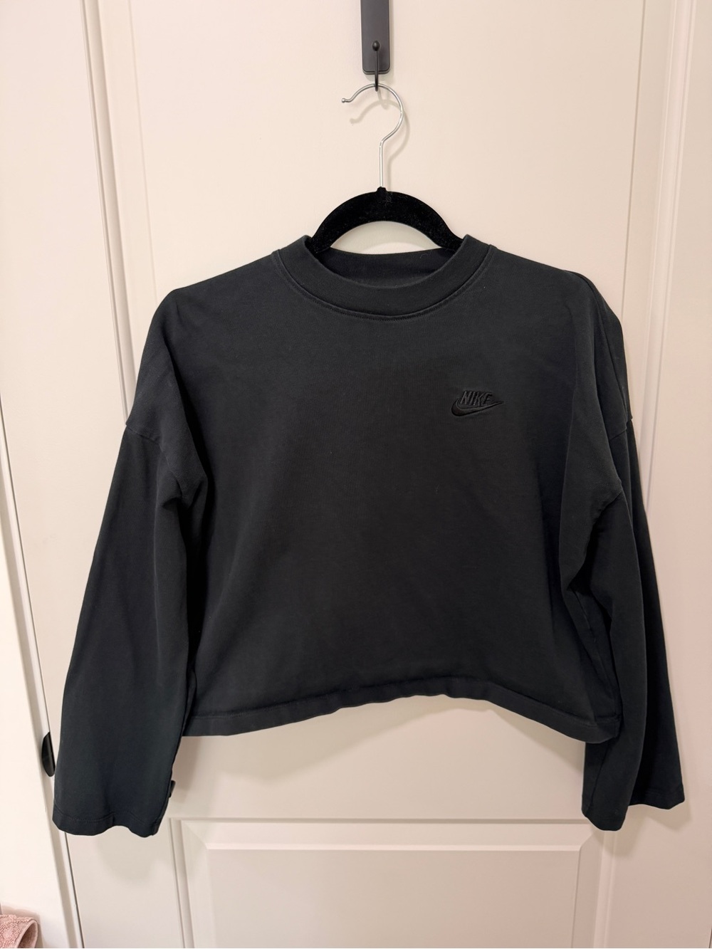 Nike Cropped Long Sleeve Tee